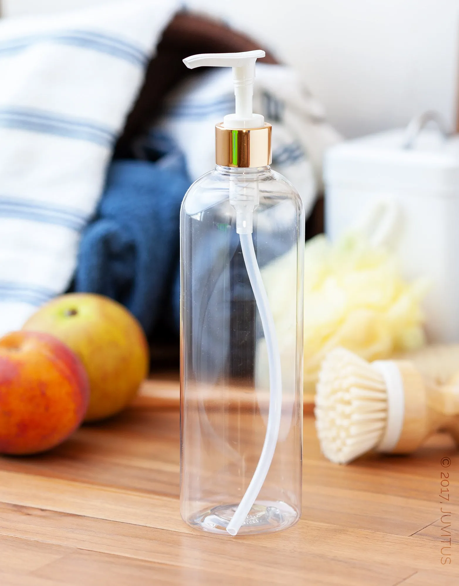 16 oz / 500 ml Clear Plastic PET Slim Cosmo Round Bottle (BPA Free) with Gold Lotion Pump