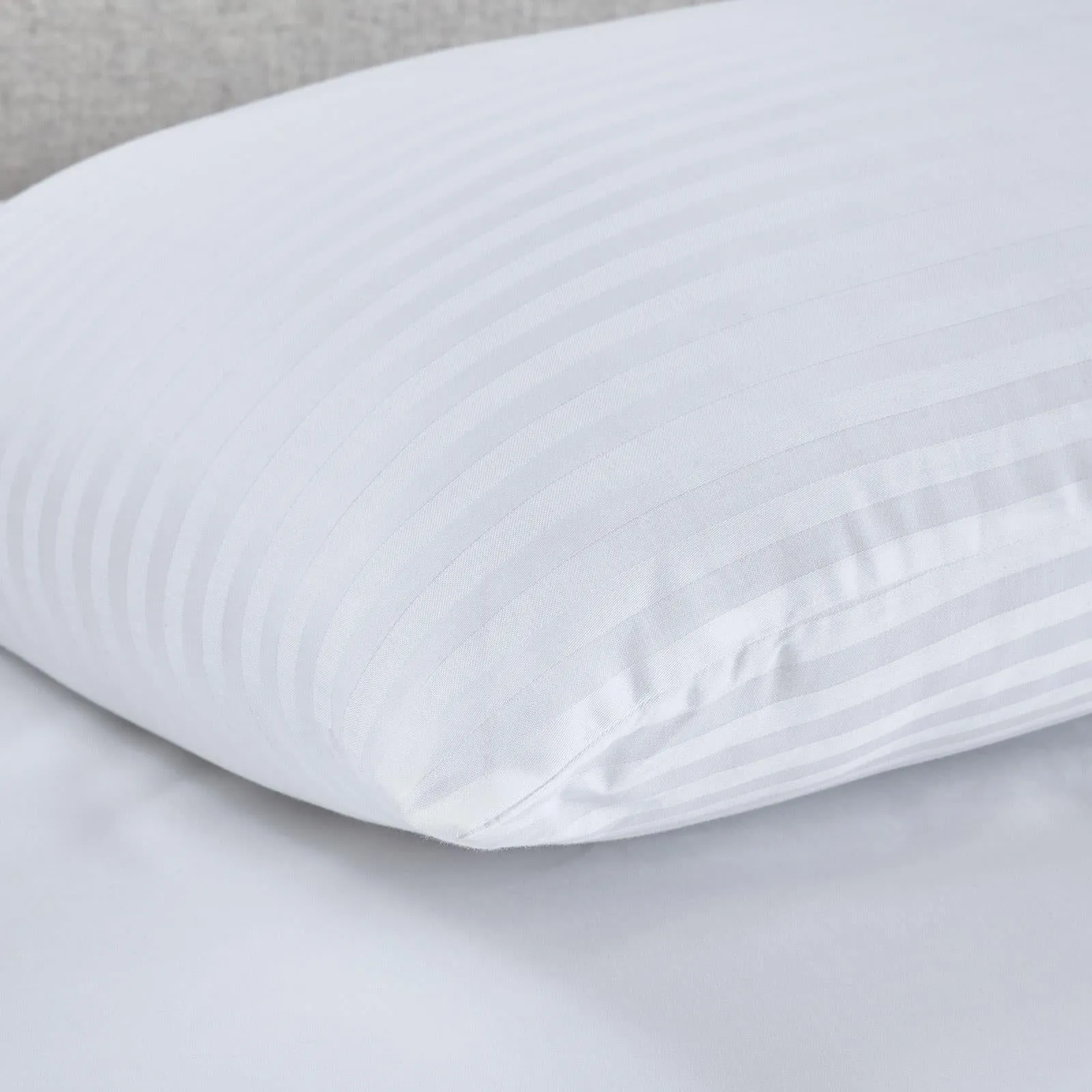 Luxury Hotel Pillows